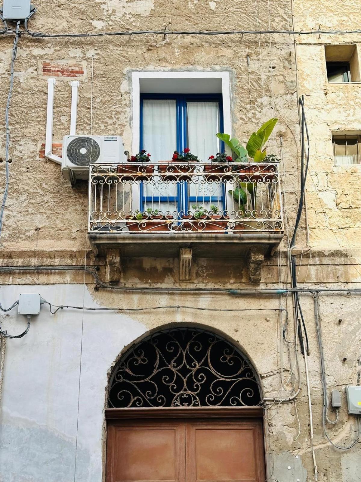 Donna Jona Apartment Trapani Ngoại thất bức ảnh